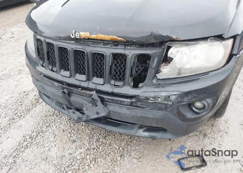 2012 Jeep Compass Latitude z USA, uszkodzony, nr VIN 1C4NJCEBXCD696443